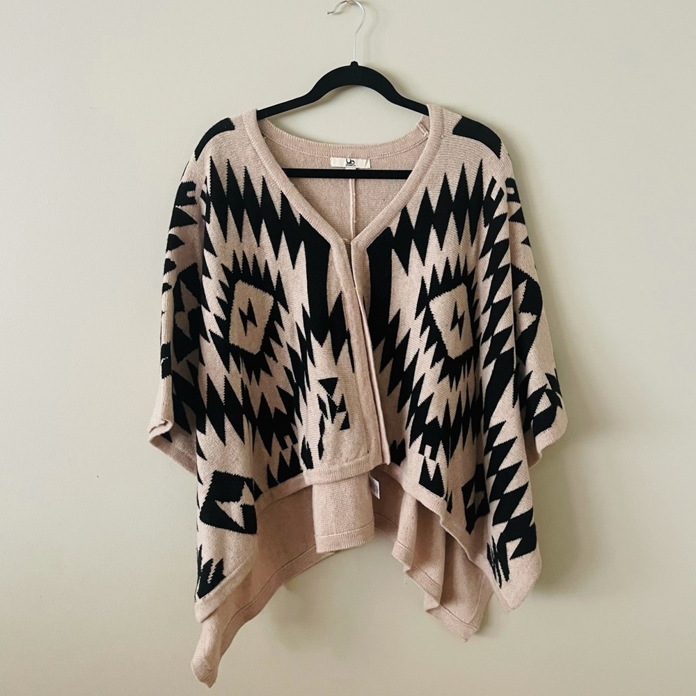 Ya Los Angeles Boho Poncho Size Large